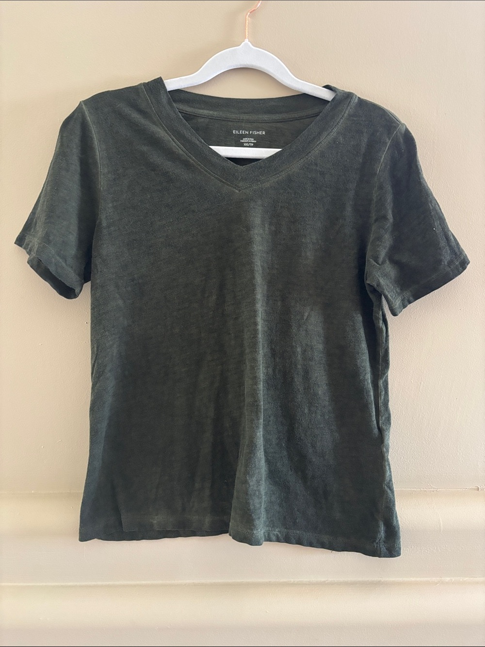 Eileen Fisher V-Neck Garment Dyed Tee. Seaweed Green. XXS.